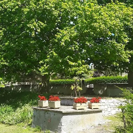 Les Charmes Du Apartment